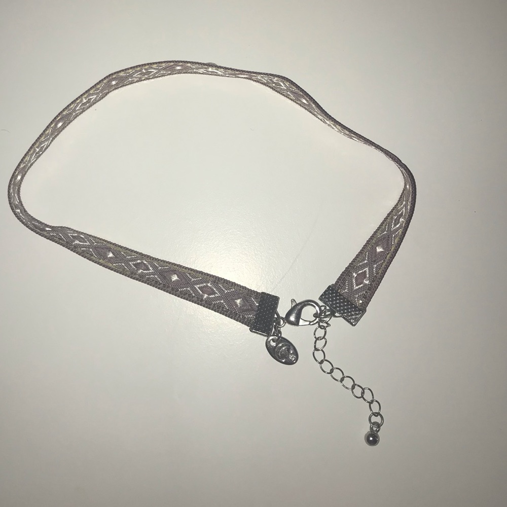 Charming Charlie Diamond Patterned Choker💎💠